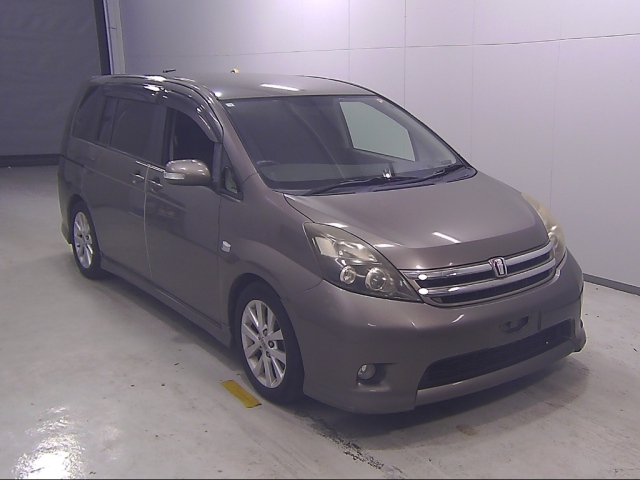 TOYOTA ISIS 2010