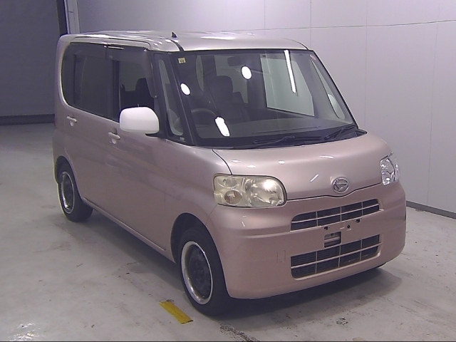 DAIHATSU TANTO 2010