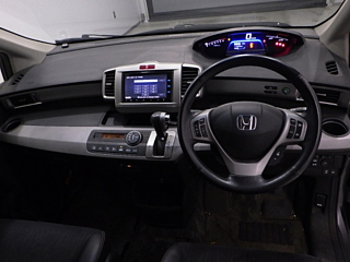 HONDA FREED 2013