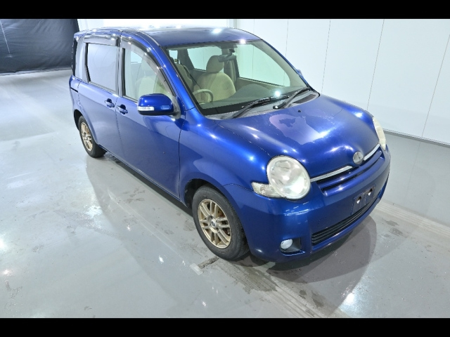 TOYOTA SIENTA 2010