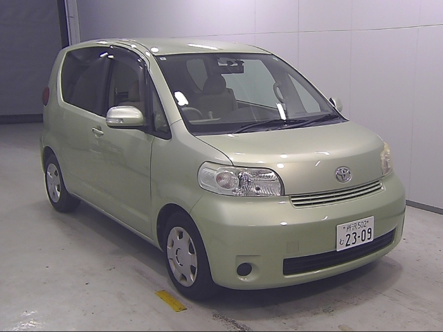 TOYOTA PORTE 2009