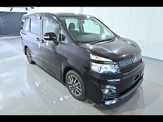 TOYOTA VOXY 2010