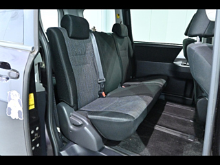 TOYOTA VOXY 2010