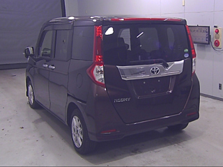 TOYOTA ROOMY 2019