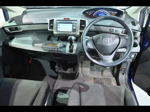 HONDA FREED 2012