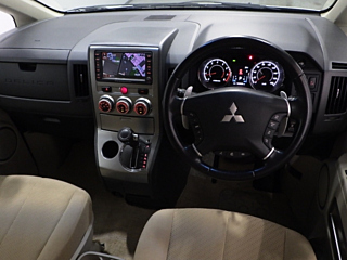 MITSUBISHI DELICA D5 2010