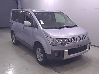 MITSUBISHI DELICA D5 2010
