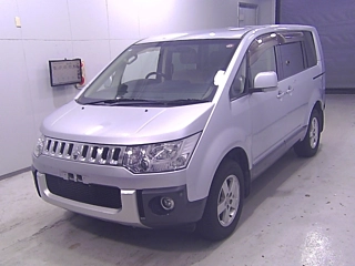 MITSUBISHI DELICA D5 2010