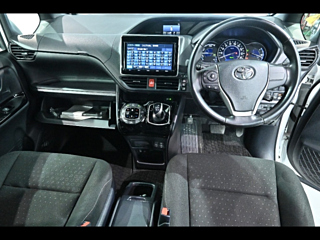 TOYOTA VOXY 2018