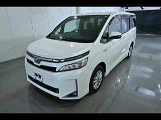 TOYOTA VOXY 2018