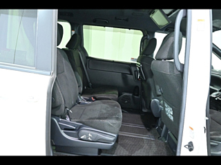 TOYOTA VOXY 2018