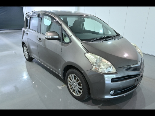 TOYOTA RACTIS 2010