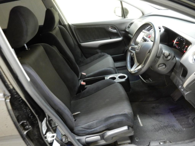 HONDA STREAM 2013