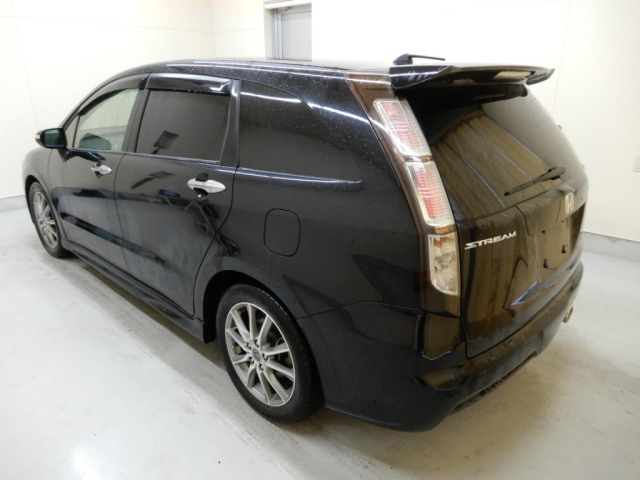 HONDA STREAM 2013