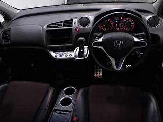 HONDA STREAM 2011
