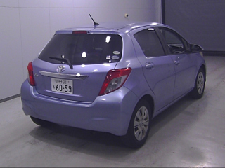 TOYOTA VITZ 2012