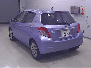 TOYOTA VITZ 2012