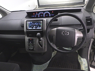 TOYOTA NOAH 2008