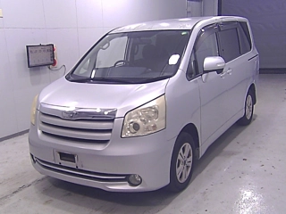 TOYOTA NOAH 2008