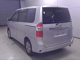 TOYOTA NOAH 2008