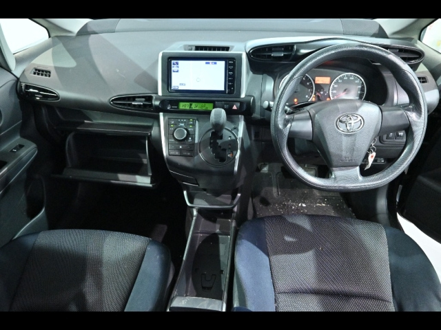 TOYOTA WISH 2012