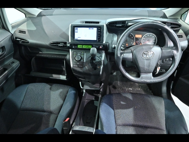TOYOTA WISH 2012