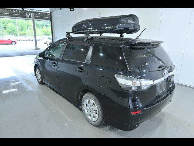 TOYOTA WISH 2012
