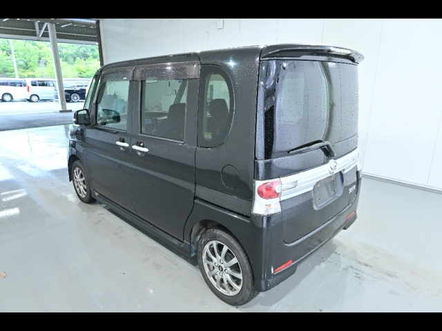 DAIHATSU TANTO 2011