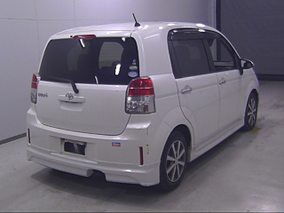 TOYOTA SPADE 2015