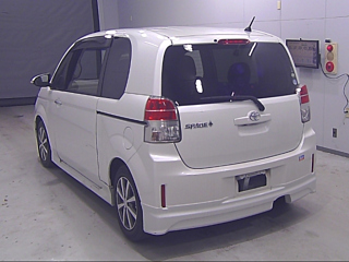 TOYOTA SPADE 2015