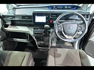 HONDA STEP WAGON 2016