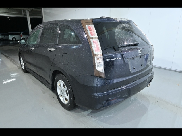 HONDA STREAM 2010