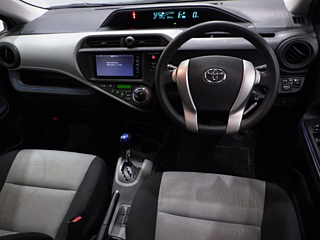TOYOTA AQUA 2013