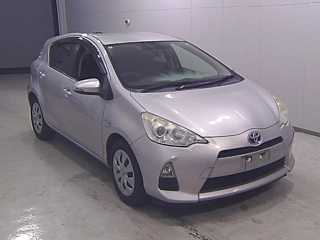 TOYOTA AQUA 2013
