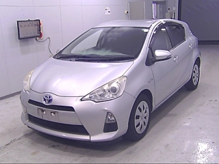 TOYOTA AQUA 2013
