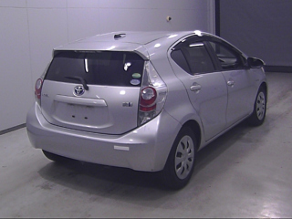 TOYOTA AQUA 2013