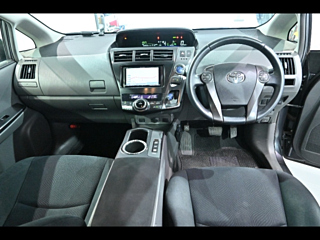 TOYOTA PRIUS ALPHA 2014