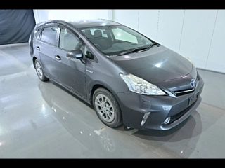 TOYOTA PRIUS ALPHA 2014