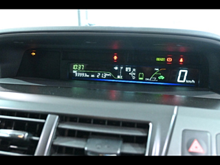TOYOTA PRIUS ALPHA 2014