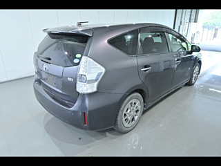 TOYOTA PRIUS ALPHA 2014