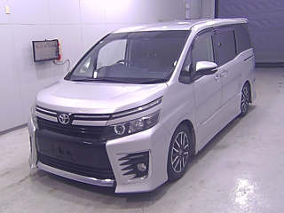 TOYOTA VOXY 2014
