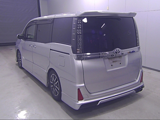 TOYOTA VOXY 2014