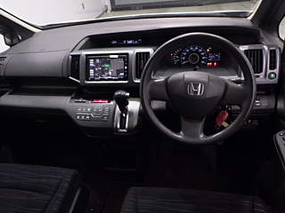 HONDA STEP WAGON 2011