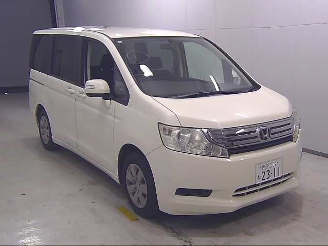 HONDA STEP WAGON 2011