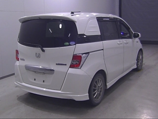 HONDA FREED 2015