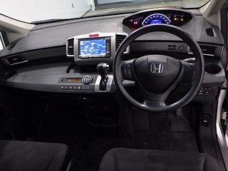 HONDA FREED 2011