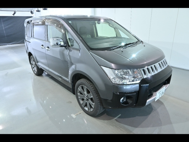 MITSUBISHI DELICA D5 2019