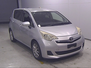 TOYOTA RACTIS 2012