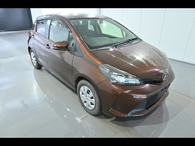 TOYOTA VITZ 2014