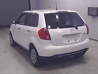 MAZDA VERISA 2010